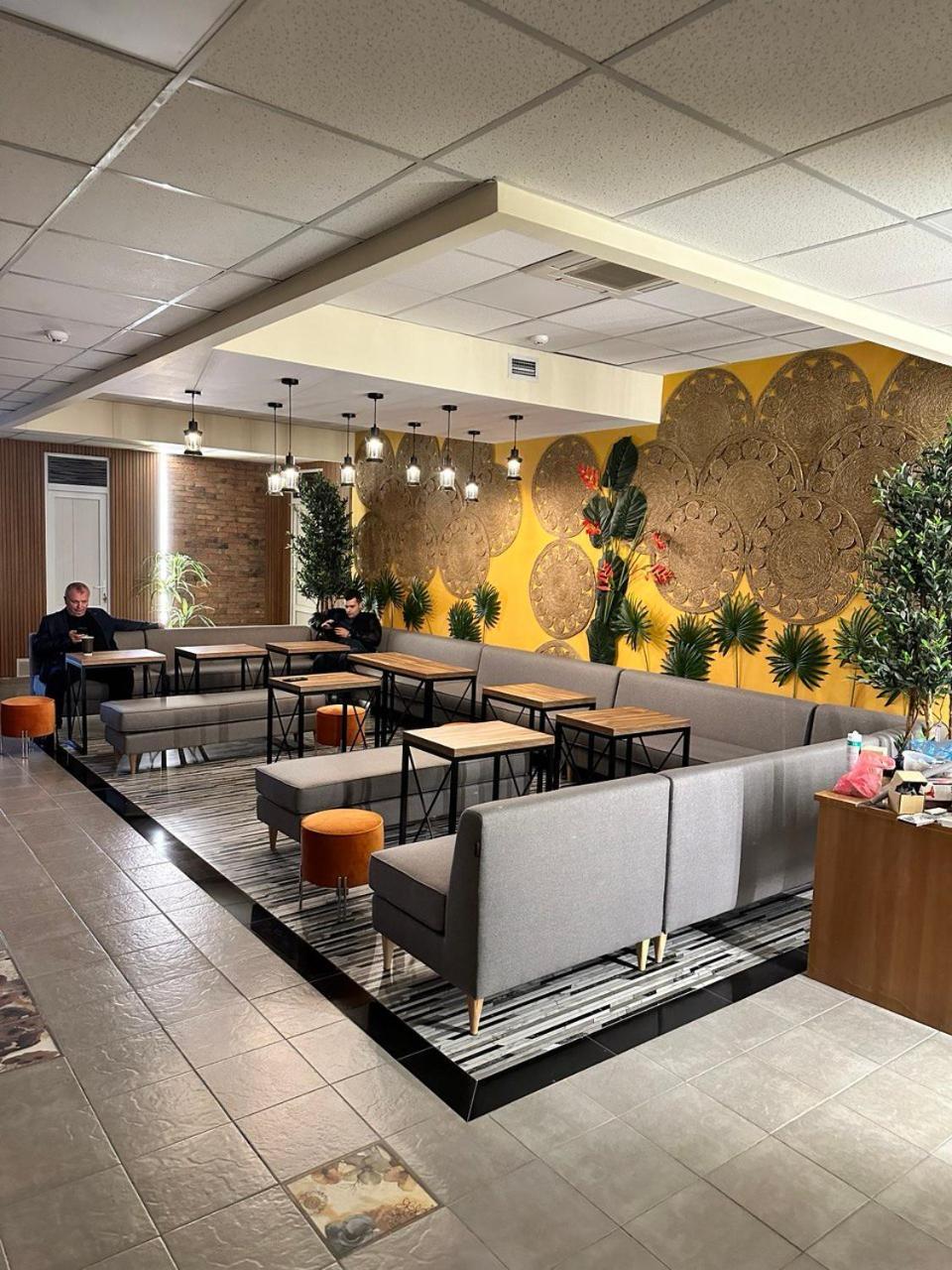 Tropica Inn Hotel 耶烈万 外观 照片