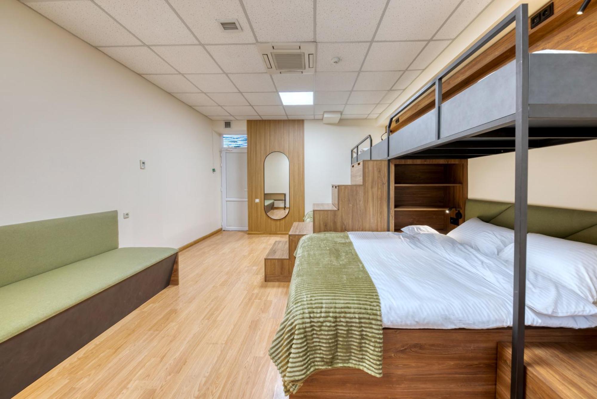 Tropica Inn Hotel 耶烈万 外观 照片