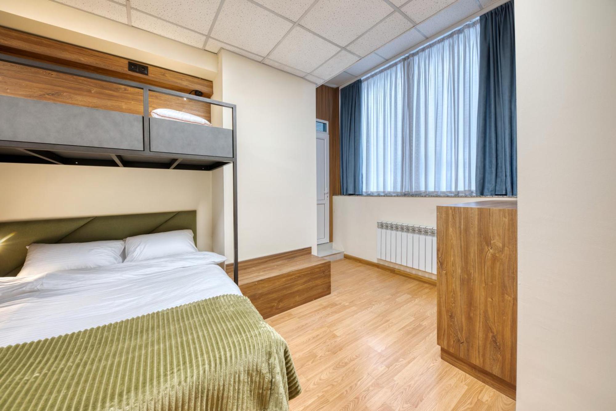 Tropica Inn Hotel 耶烈万 外观 照片