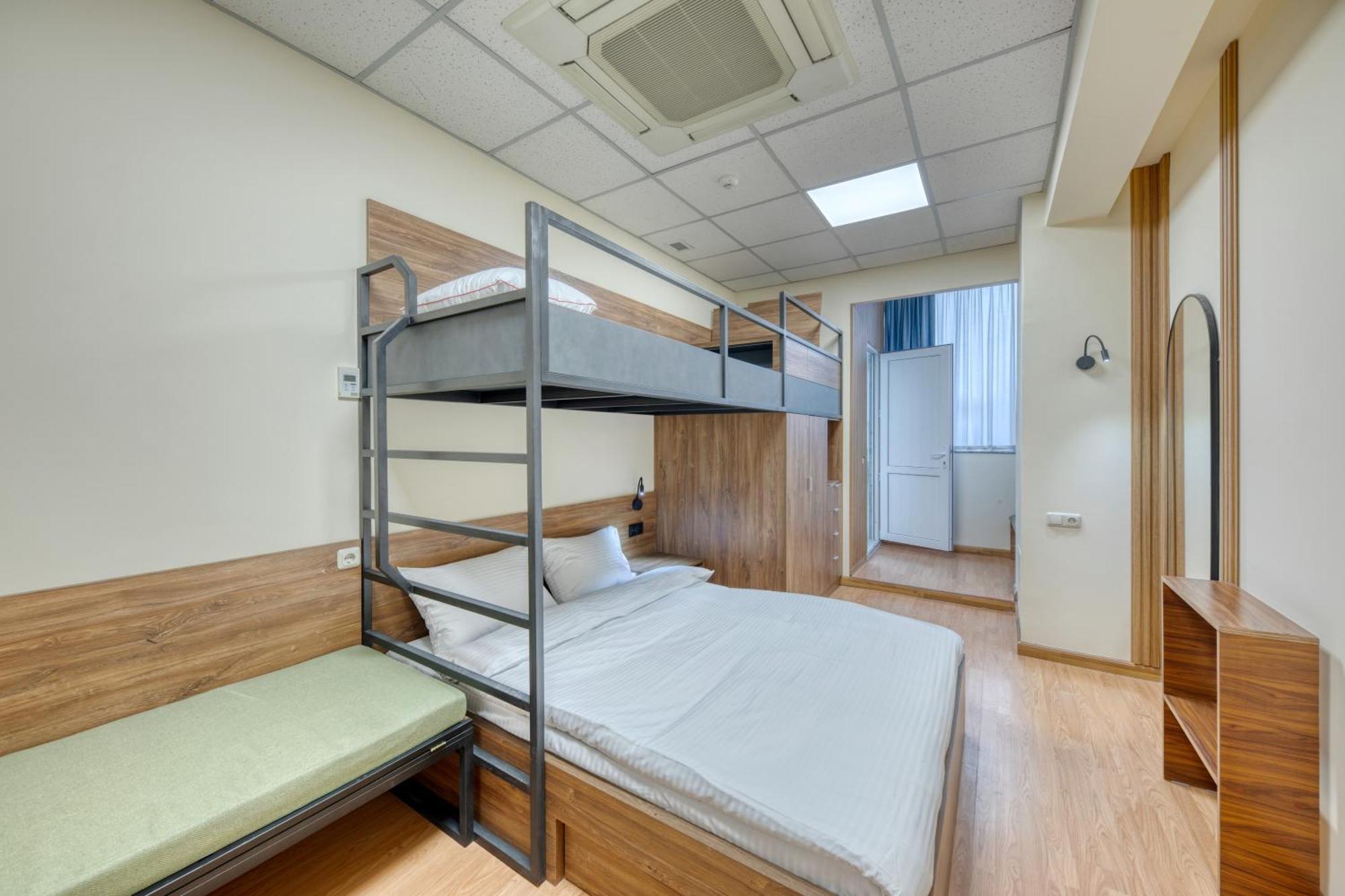 Tropica Inn Hotel 耶烈万 外观 照片