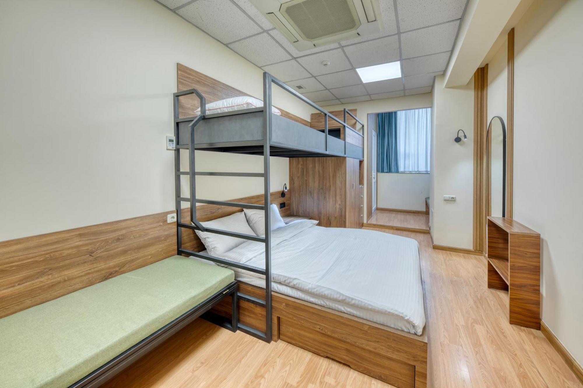 Tropica Inn Hotel 耶烈万 外观 照片