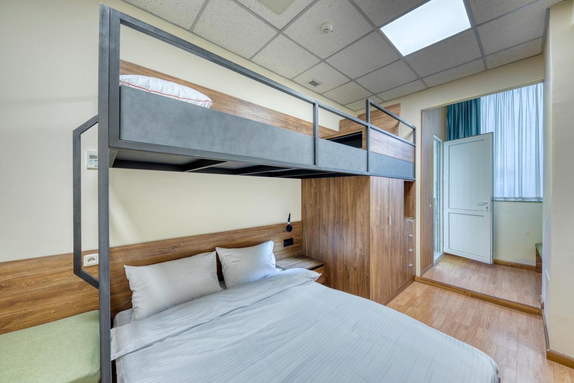 Tropica Inn Hotel 耶烈万 外观 照片